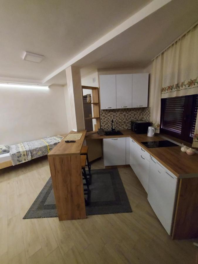 Stiv Apartmani Lukovo Εξωτερικό φωτογραφία