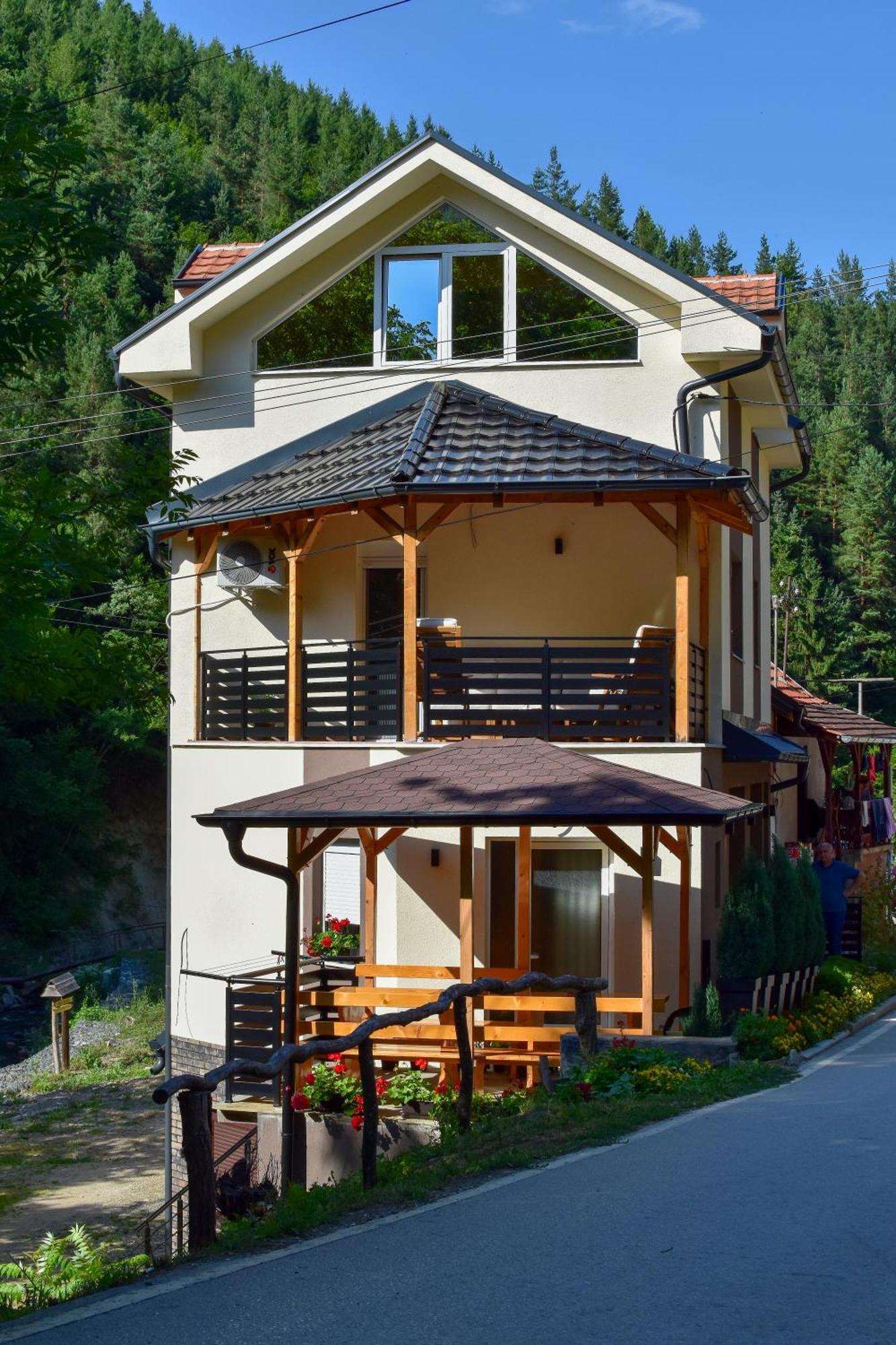Stiv Apartmani Lukovo Εξωτερικό φωτογραφία