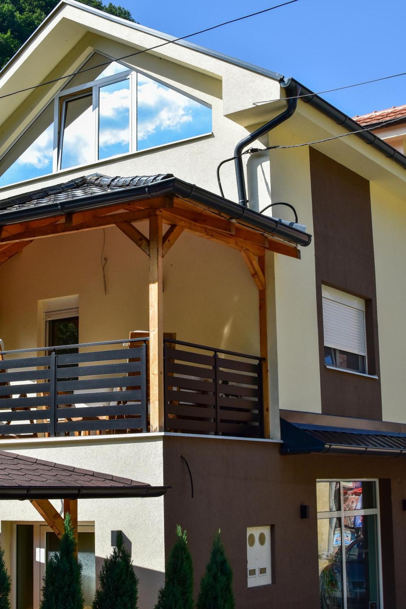Stiv Apartmani Lukovo Εξωτερικό φωτογραφία